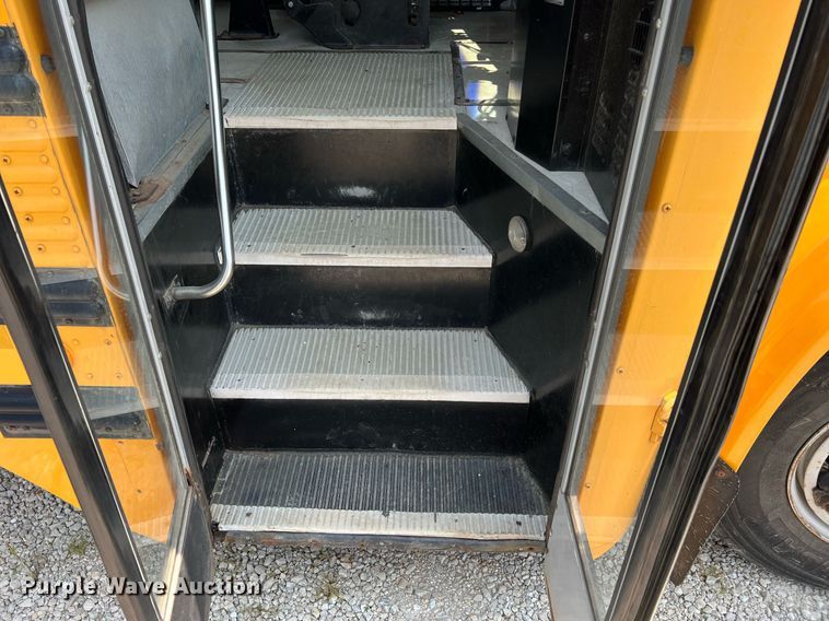 image for item II9165 1998 International 3800  school bus