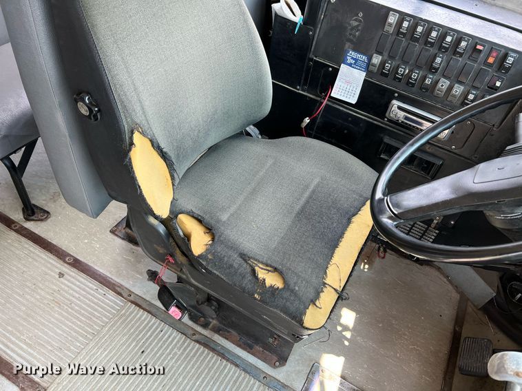 image for item II9165 1998 International 3800  school bus