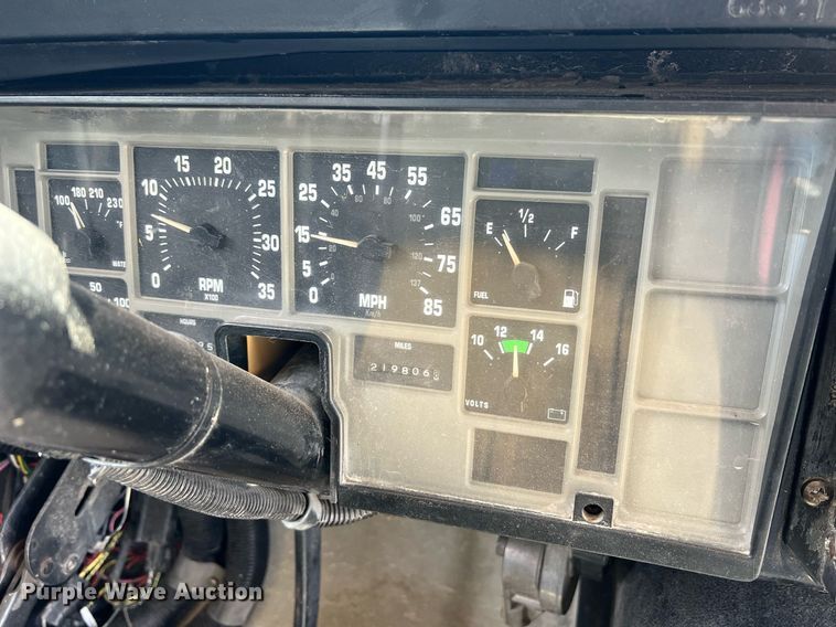 image for item II9165 1998 International 3800  school bus