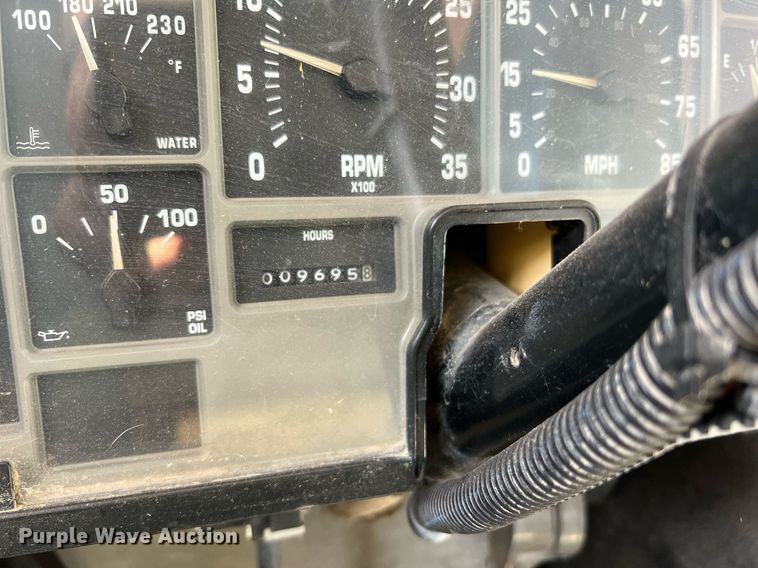 image for item II9165 1998 International 3800  school bus