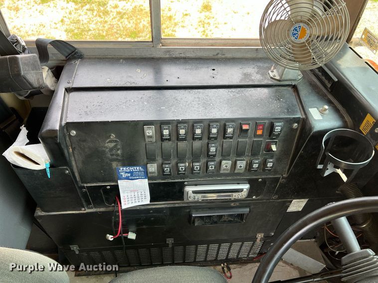 image for item II9165 1998 International 3800  school bus