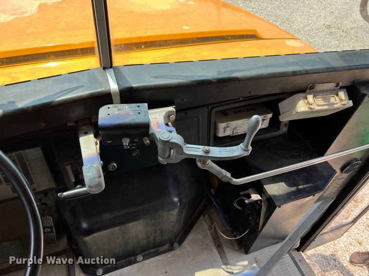 image for item II9165 1998 International 3800  school bus