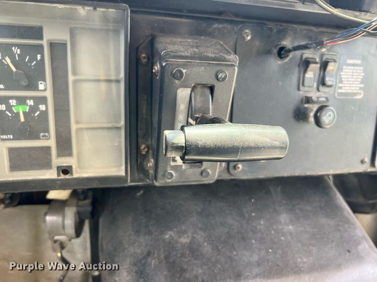 image for item II9165 1998 International 3800  school bus