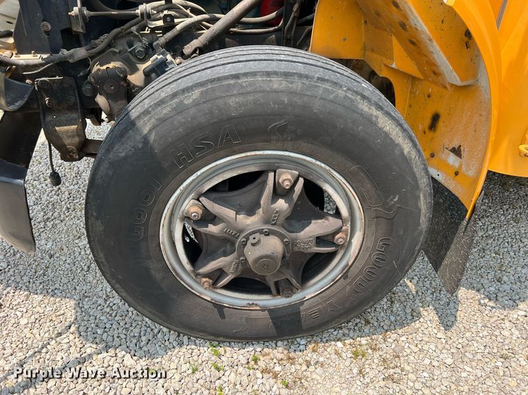 image for item II9165 1998 International 3800  school bus