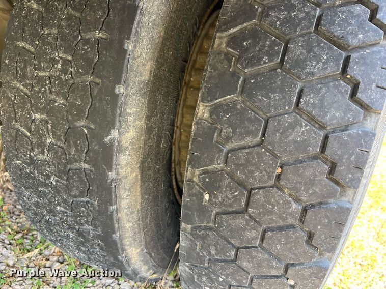 image for item II9165 1998 International 3800  school bus