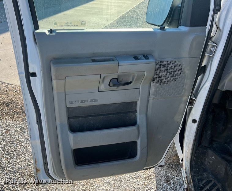 image for item II9189 2013 Ford E150  van