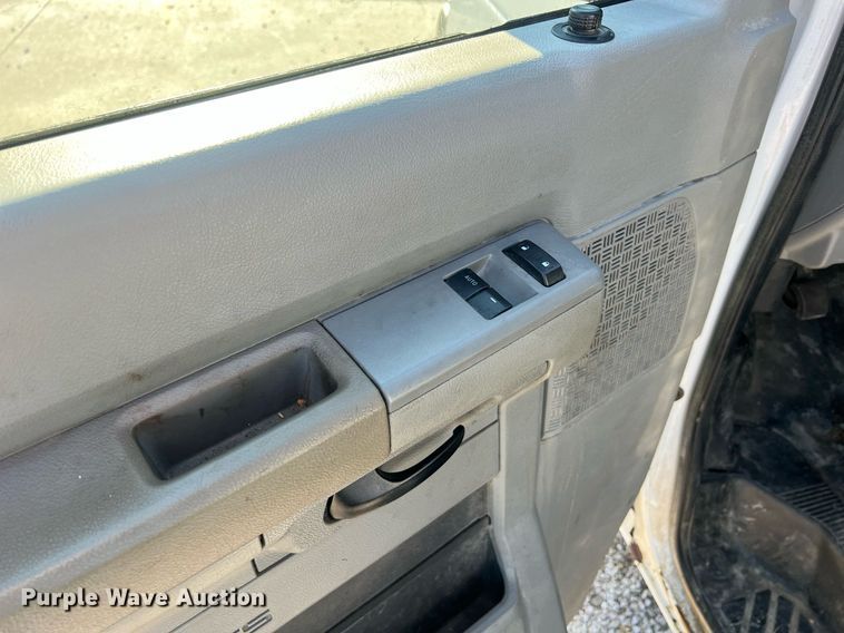 image for item II9189 2013 Ford E150  van