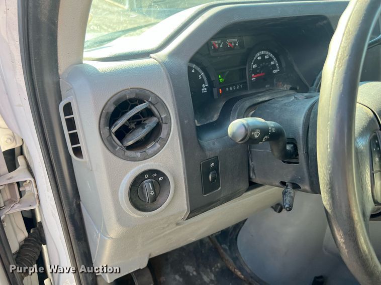 image for item II9189 2013 Ford E150  van