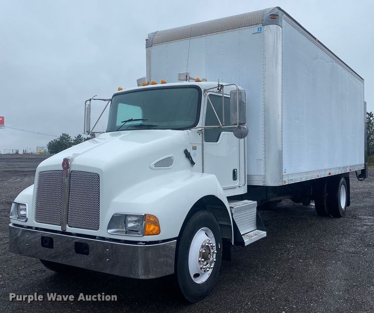 image for item KB9526 2006 Kenworth T300  box truck