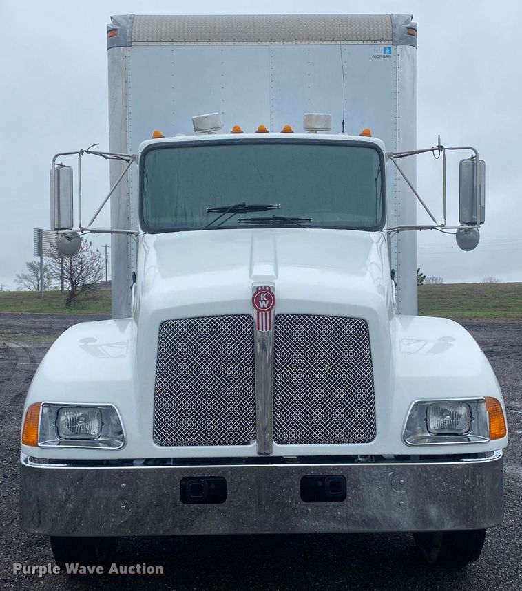 image for item KB9526 2006 Kenworth T300  box truck