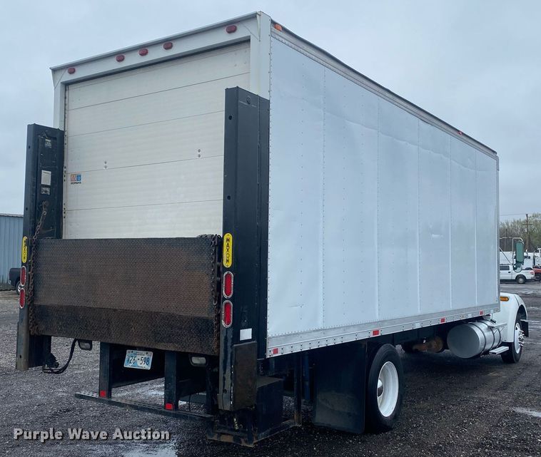 image for item KB9526 2006 Kenworth T300  box truck