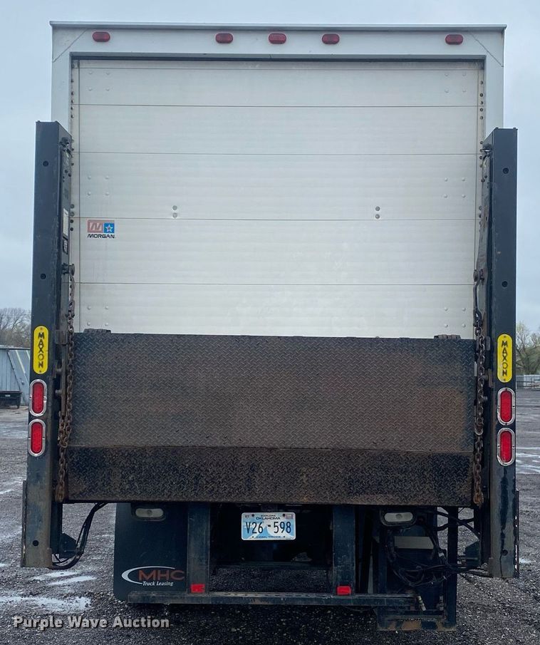 image for item KB9526 2006 Kenworth T300  box truck