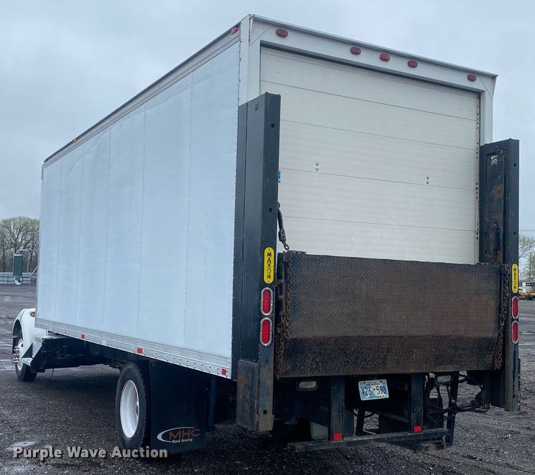 image for item KB9526 2006 Kenworth T300  box truck