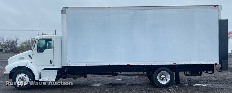 image for item KB9526 2006 Kenworth T300  box truck