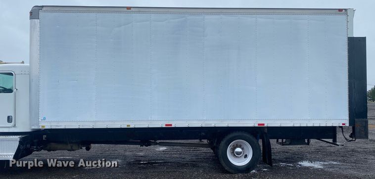 image for item KB9526 2006 Kenworth T300  box truck