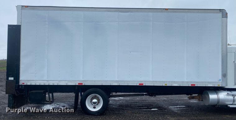 image for item KB9526 2006 Kenworth T300  box truck