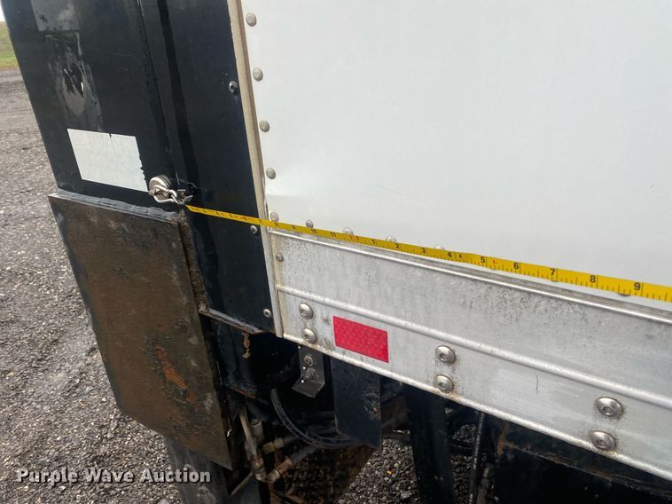 image for item KB9526 2006 Kenworth T300  box truck