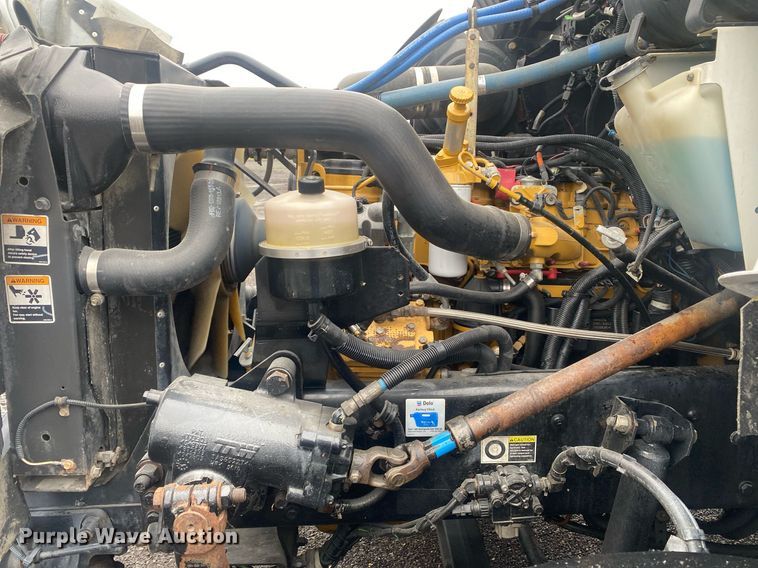 image for item KB9526 2006 Kenworth T300  box truck