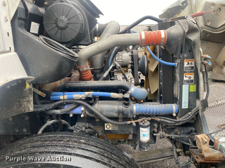 image for item KB9526 2006 Kenworth T300  box truck