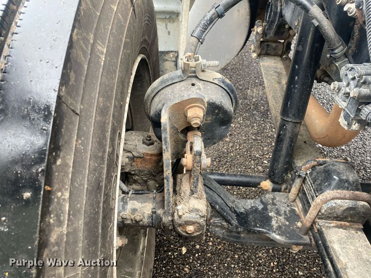 image for item KB9526 2006 Kenworth T300  box truck