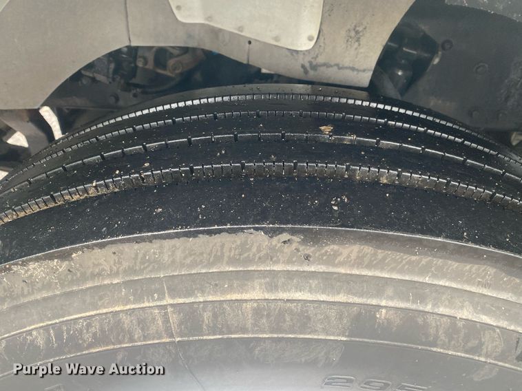 image for item KB9526 2006 Kenworth T300  box truck