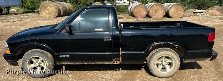 image for item KL9035 1999 Chevrolet S10  pickup truck