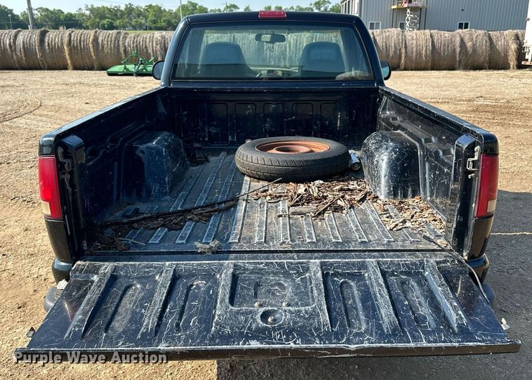 image for item KL9035 1999 Chevrolet S10  pickup truck