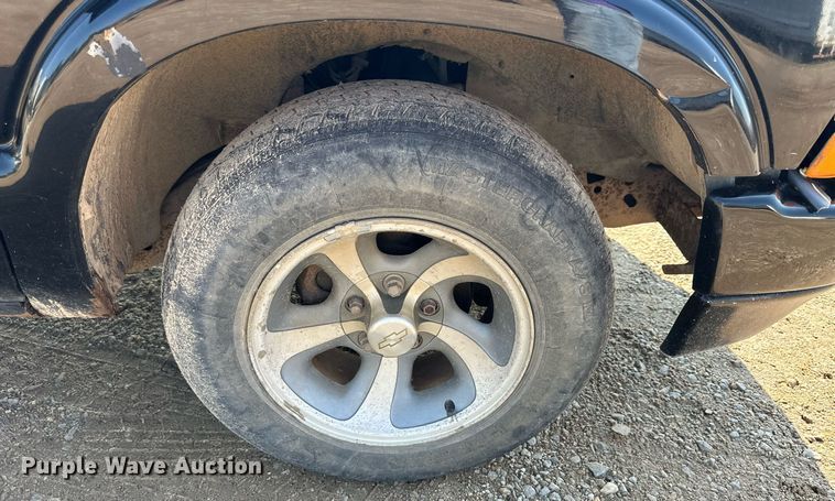 image for item KL9035 1999 Chevrolet S10  pickup truck