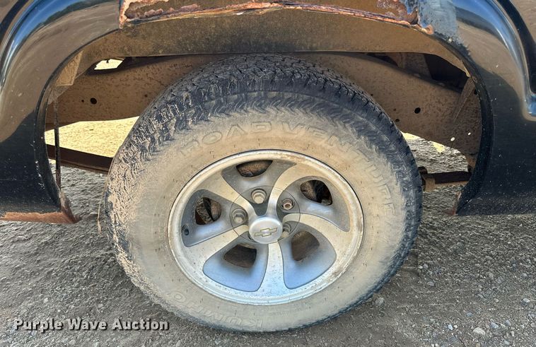 image for item KL9035 1999 Chevrolet S10  pickup truck