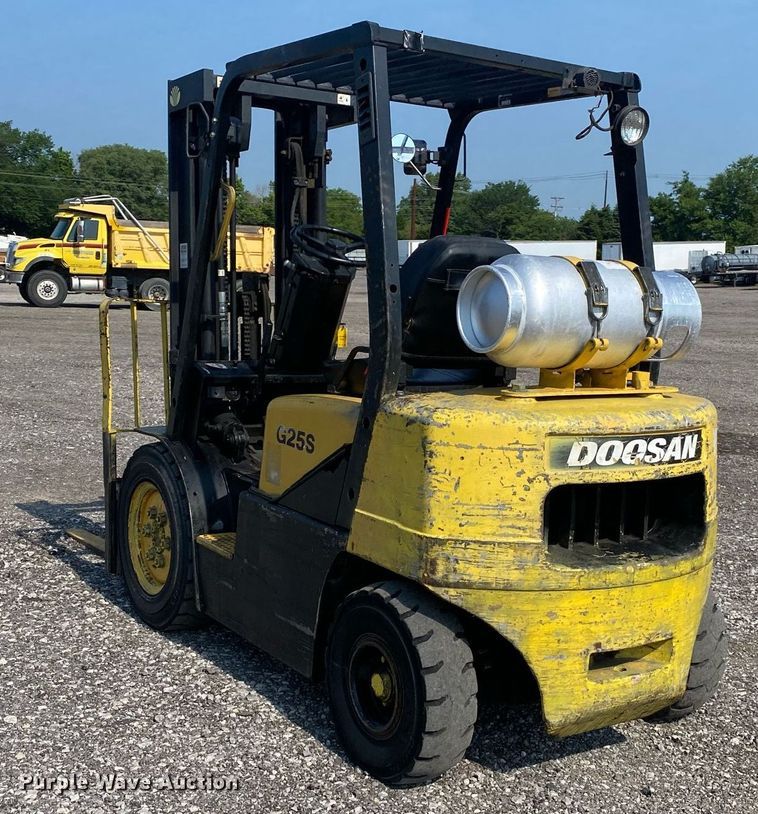 image for item KW9242 Doosan G25S-3  forklift