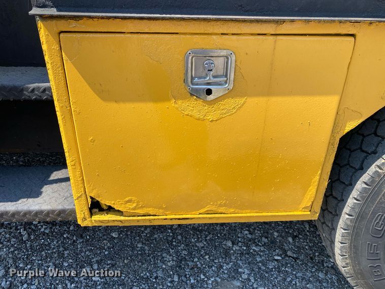 image for item KW9245 2008 Kenworth T300  fuel / lube truck