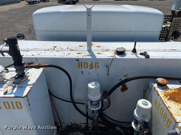 image for item KW9245 2008 Kenworth T300  fuel / lube truck