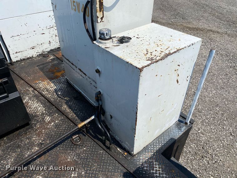 image for item KW9245 2008 Kenworth T300  fuel / lube truck