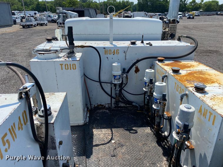 image for item KW9245 2008 Kenworth T300  fuel / lube truck