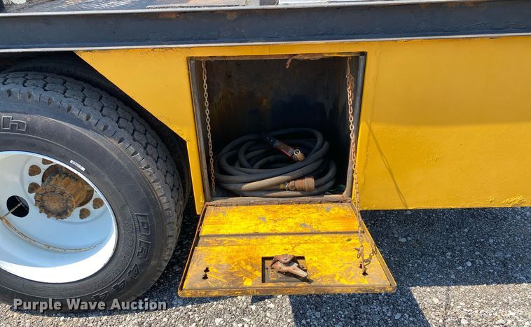 image for item KW9245 2008 Kenworth T300  fuel / lube truck