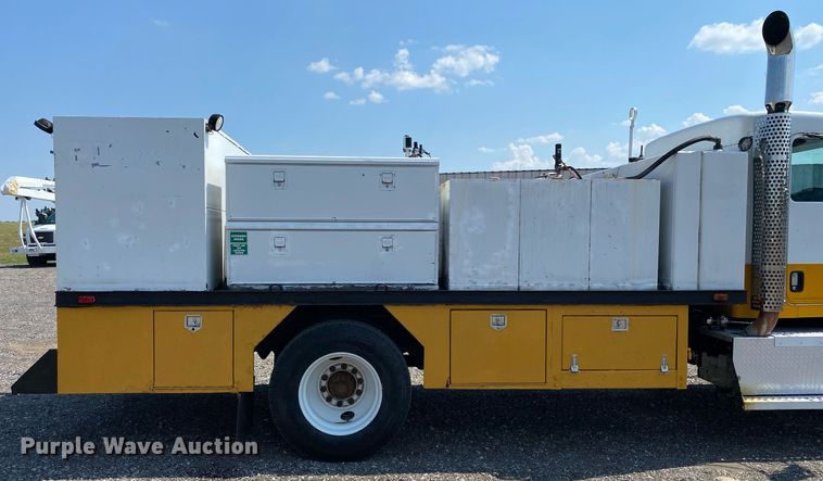 image for item KW9245 2008 Kenworth T300  fuel / lube truck