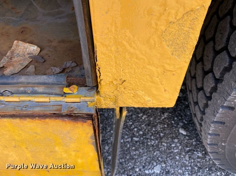 image for item KW9245 2008 Kenworth T300  fuel / lube truck