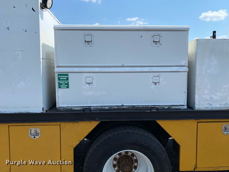 image for item KW9245 2008 Kenworth T300  fuel / lube truck