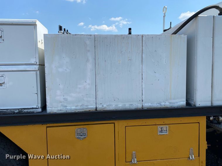 image for item KW9245 2008 Kenworth T300  fuel / lube truck