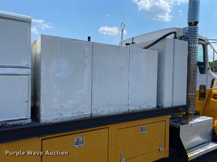 image for item KW9245 2008 Kenworth T300  fuel / lube truck