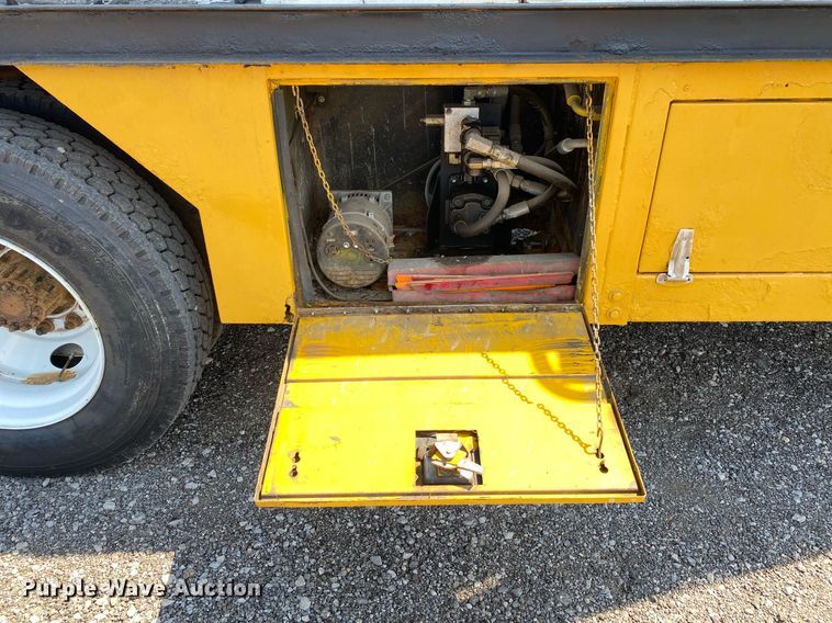 image for item KW9245 2008 Kenworth T300  fuel / lube truck