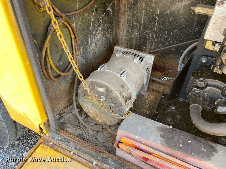 image for item KW9245 2008 Kenworth T300  fuel / lube truck