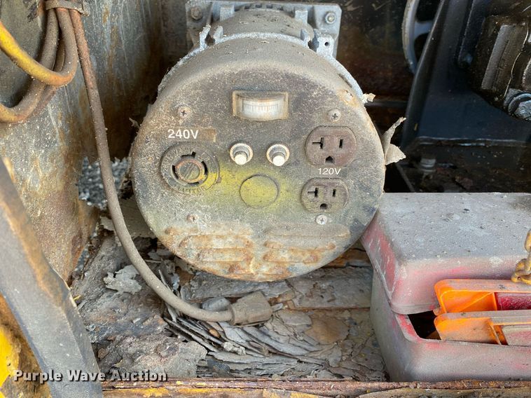 image for item KW9245 2008 Kenworth T300  fuel / lube truck