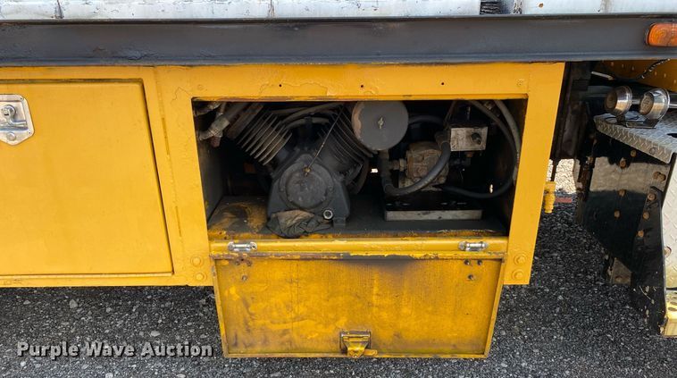 image for item KW9245 2008 Kenworth T300  fuel / lube truck