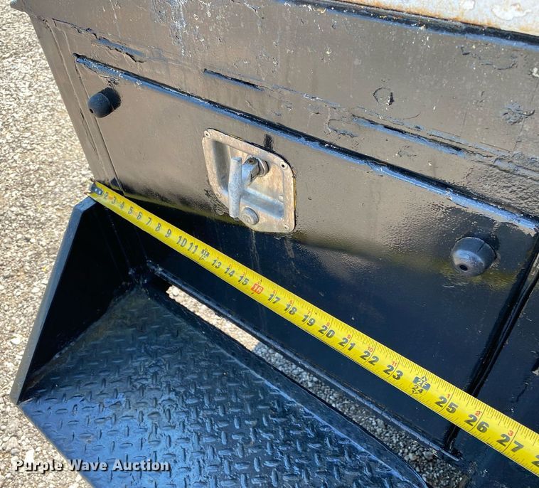 image for item KW9245 2008 Kenworth T300  fuel / lube truck