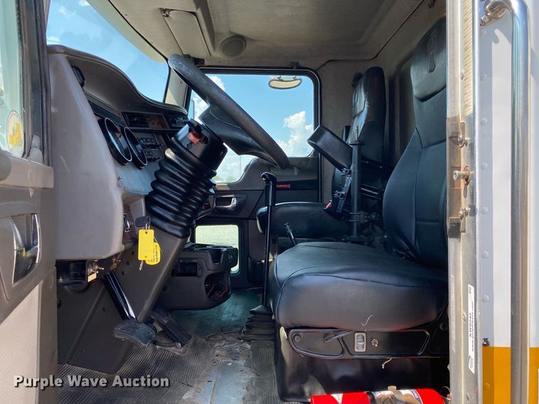 image for item KW9245 2008 Kenworth T300  fuel / lube truck