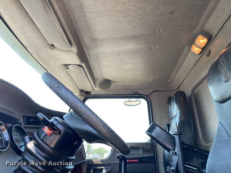 image for item KW9245 2008 Kenworth T300  fuel / lube truck