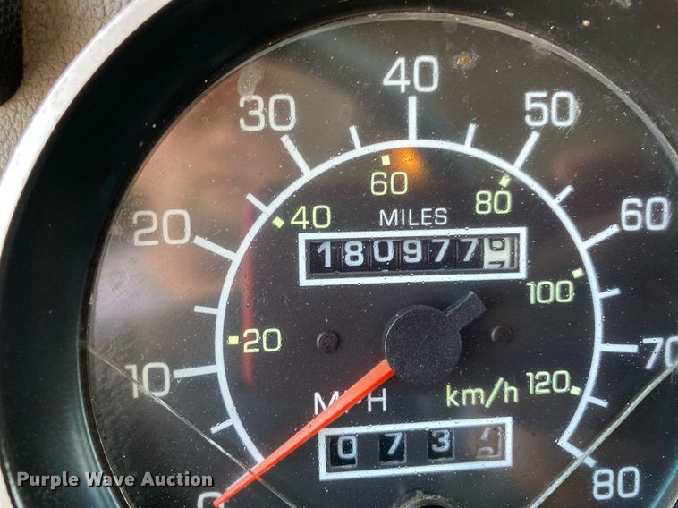 image for item KW9245 2008 Kenworth T300  fuel / lube truck