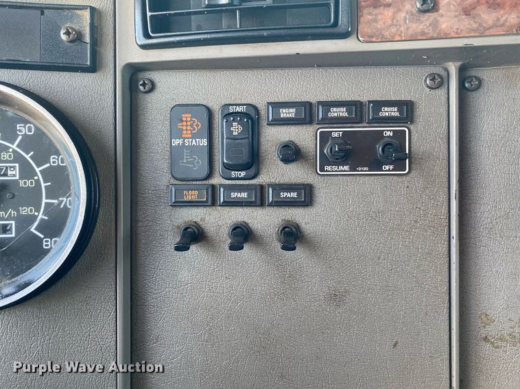 image for item KW9245 2008 Kenworth T300  fuel / lube truck