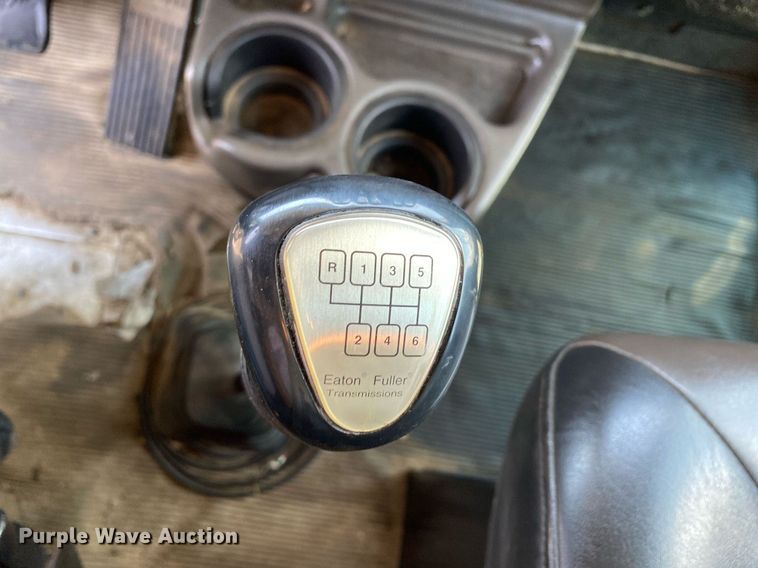 image for item KW9245 2008 Kenworth T300  fuel / lube truck